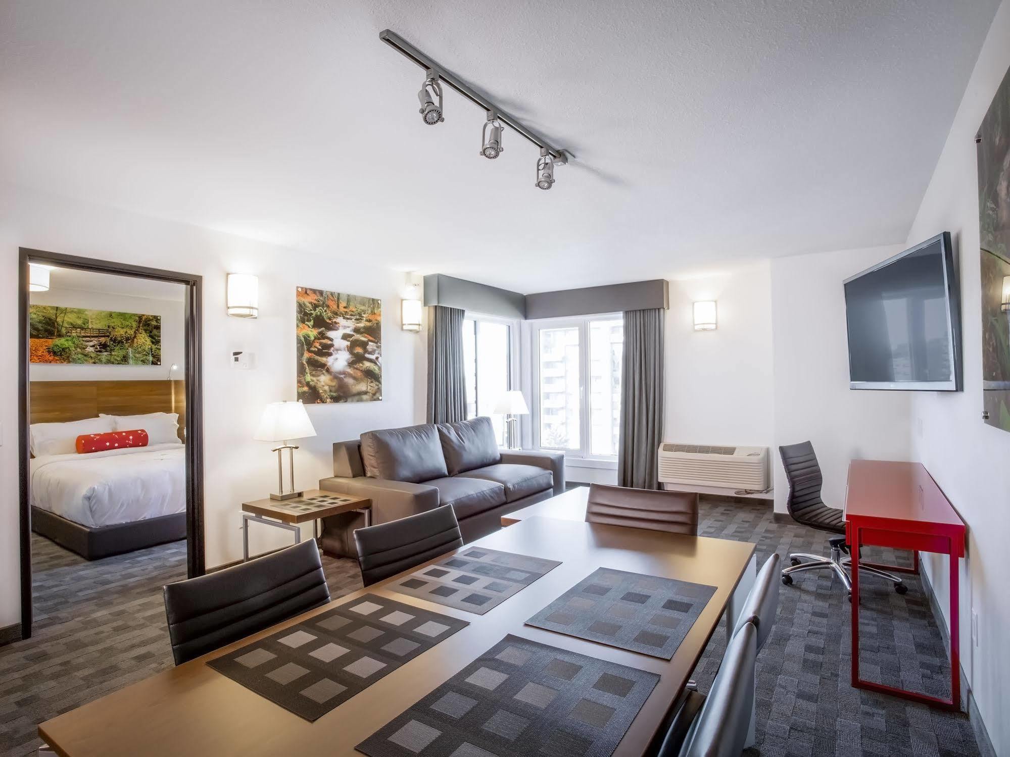 Hotel Elan Калгари Экстерьер фото